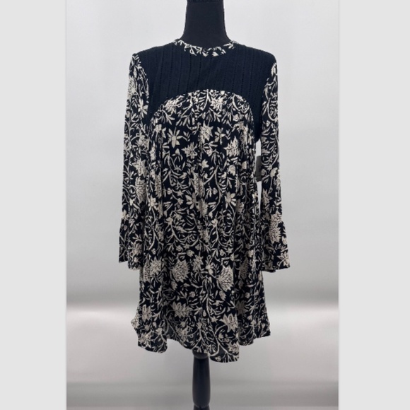 Volcom Dress Women Medium NEW Black Long Sleeve Boho Hippie Beach Short A Line - Picture 1 of 11